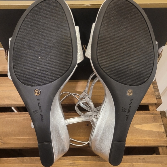 Brand New women's wedge sandals - Picture 5 of 7